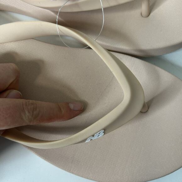 New Balance Unisex Flip Flops Women’s 13 B Slippers White Oak Beach - Picture 9 of 10